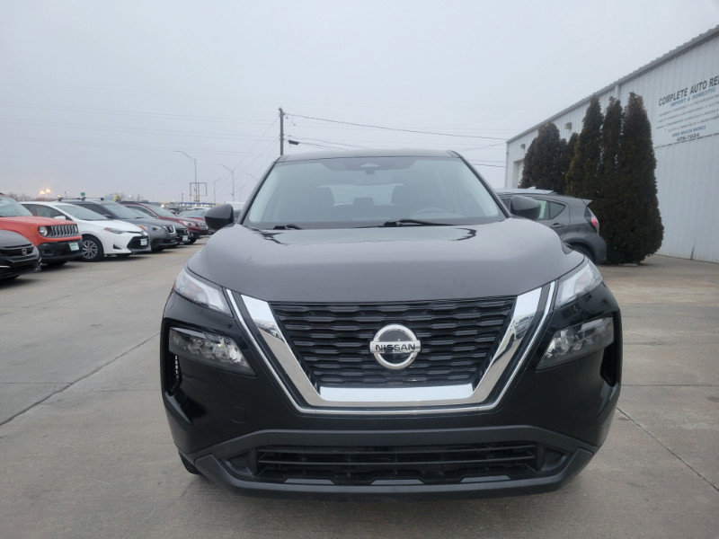 Used 2021 Nissan Rogue S image 2