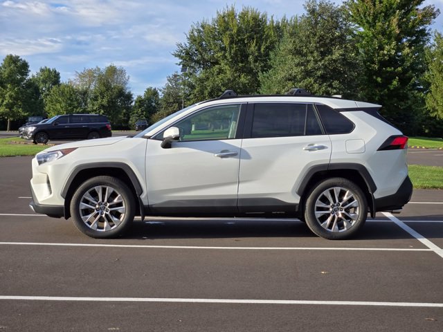 Used 2019 Toyota RAV4 Limited w/ Cold Weather Package AWD/4WD image 9