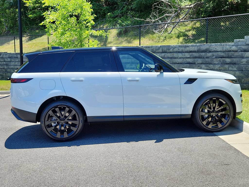 New 2026 Land Rover Range Rover Sport SE AWD/4WD image 11