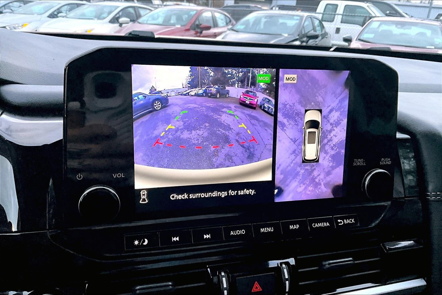 Used 2023 Nissan Pathfinder Platinum image 14