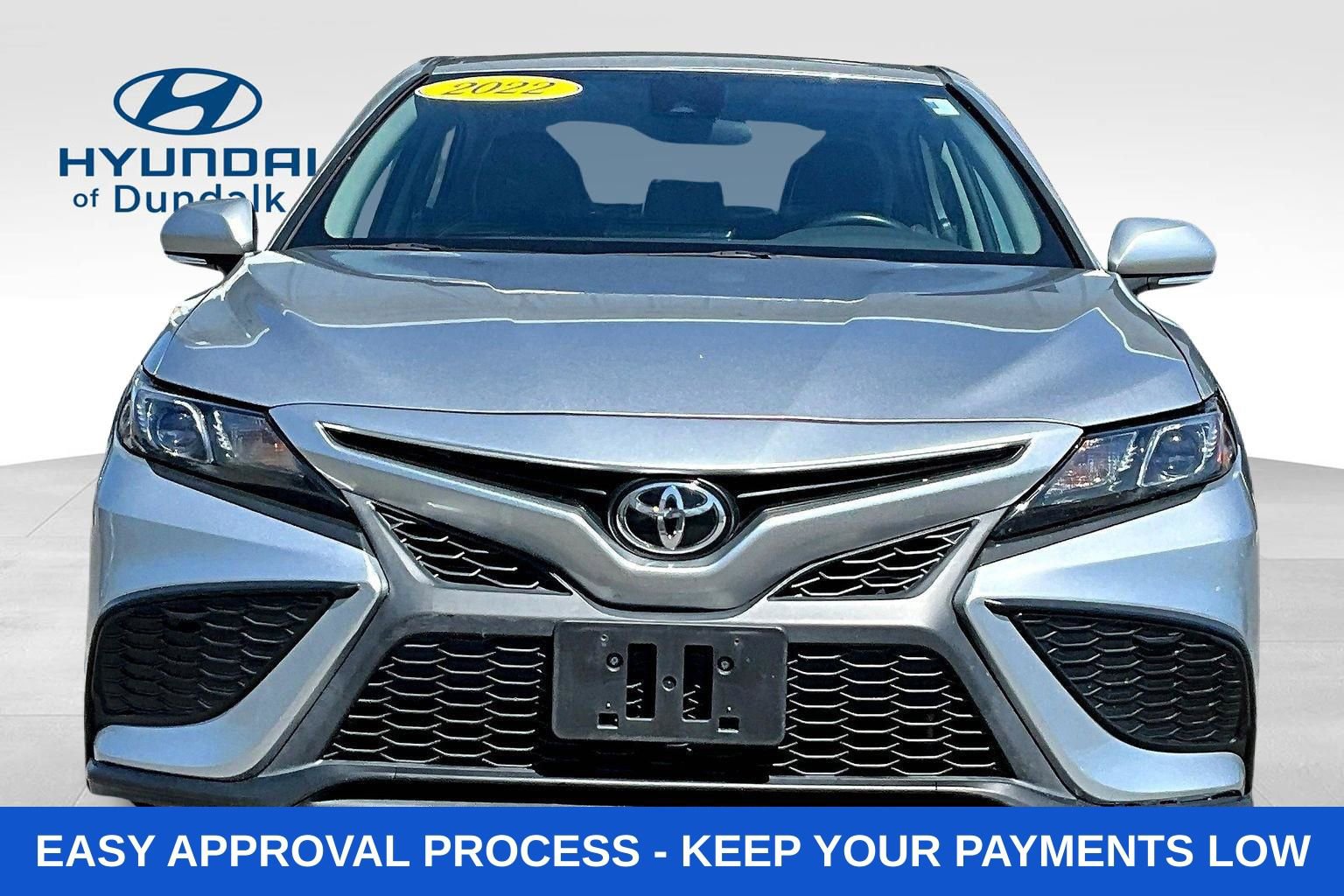 Used 2022 Toyota Camry SE FWD image 2