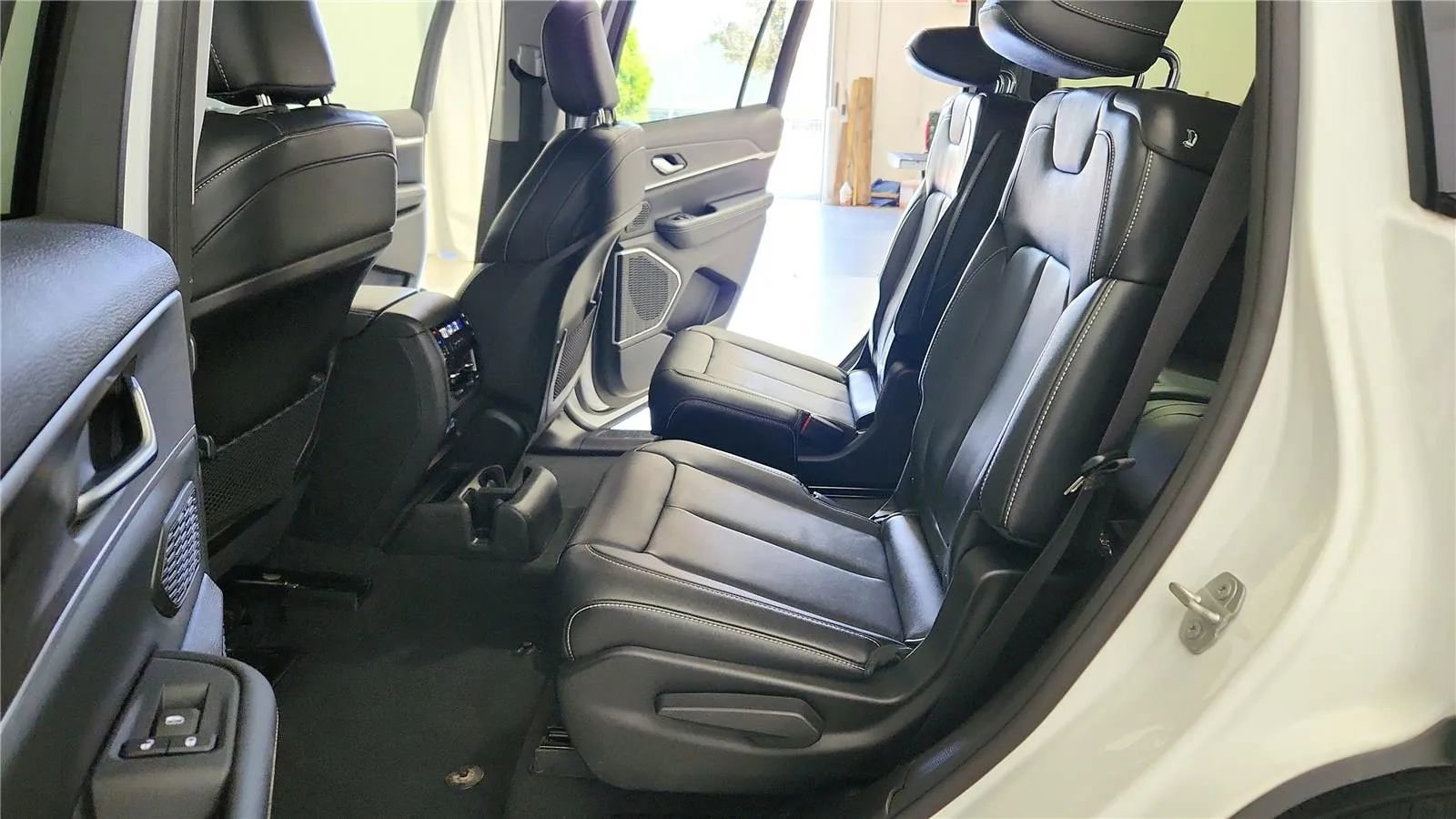 Used 2022 Jeep Grand Cherokee L Limited image 33