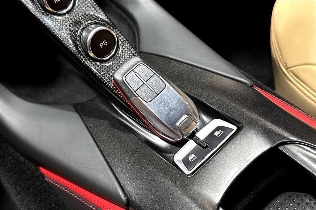 Used 2019 Ferrari 812 Superfast RWD image 30