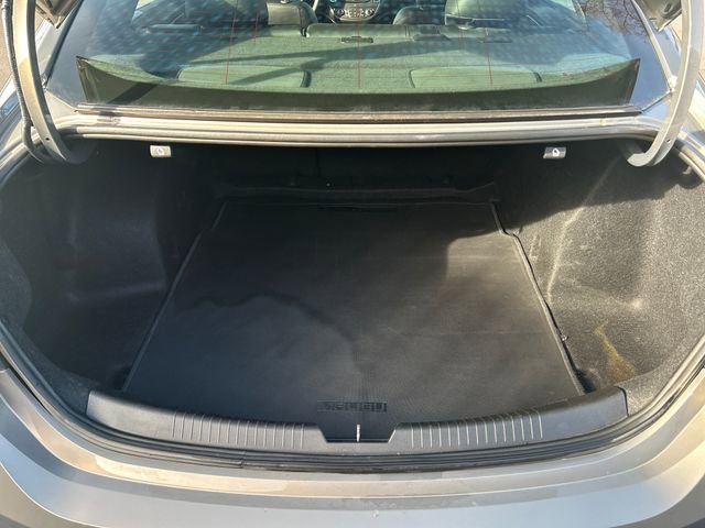 Used 2018 Chevrolet Malibu Premier w/ Driver Confidence Package image 23