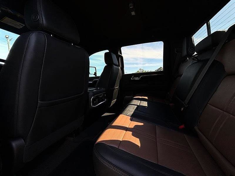 Used 2024 Chevrolet Silverado 3500 High Country image 42