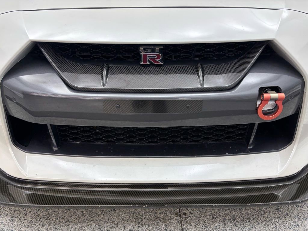 Used 2017 Nissan GT-R Premium w/ Premium Interior Package image 55