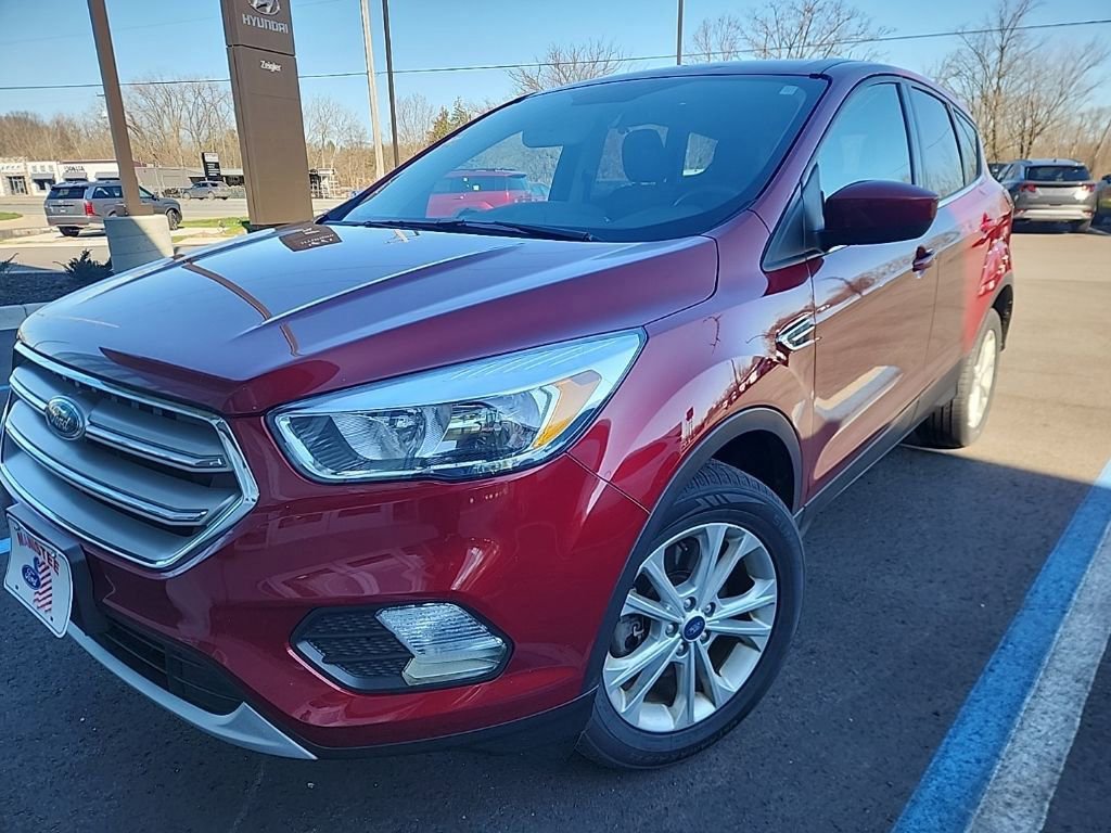 Used 2019 Ford Escape SE image 3