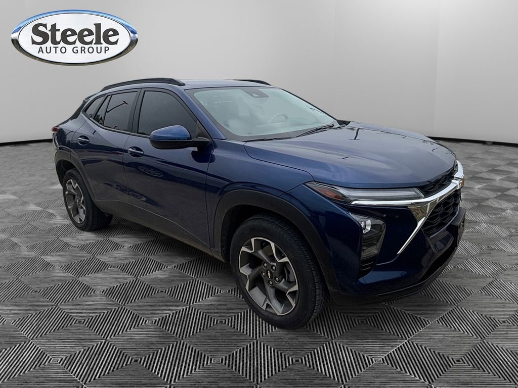 Used 2024 Chevrolet Trax LT FWD image 7