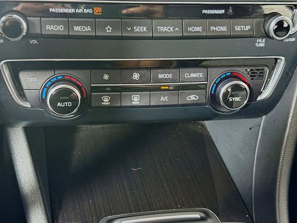 Used 2020 Kia Optima EX image 17