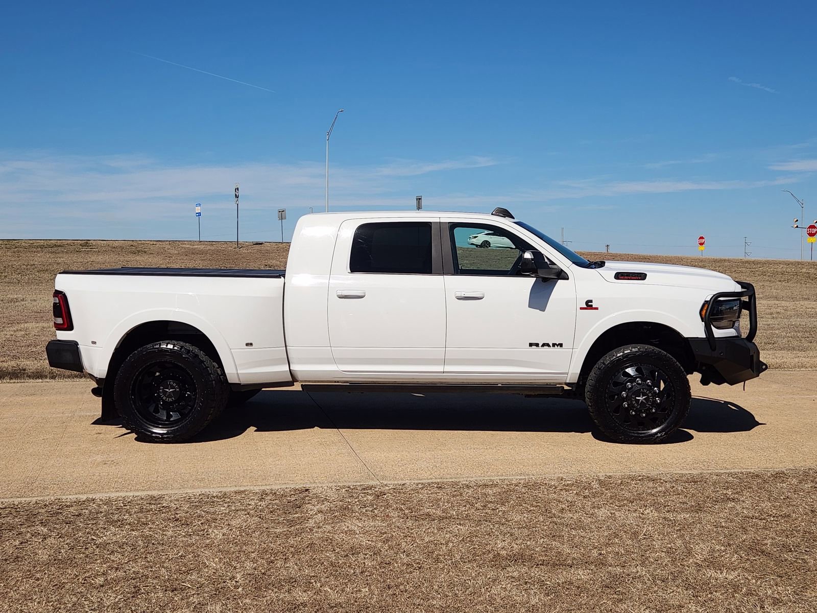 Used 2022 RAM 3500 Limited image 7