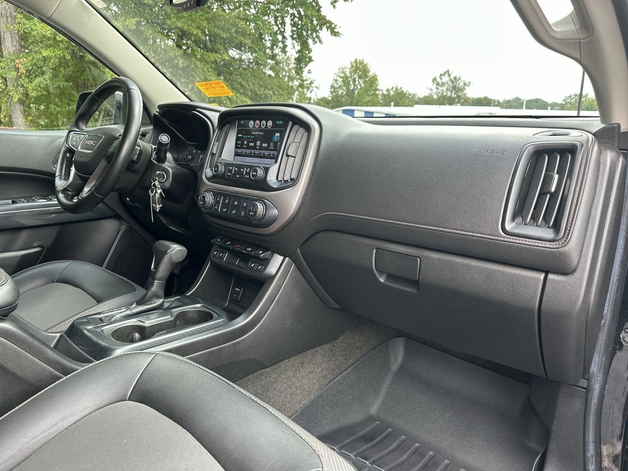 Used 2017 GMC Canyon SLE w/ All Terrain Package image 30