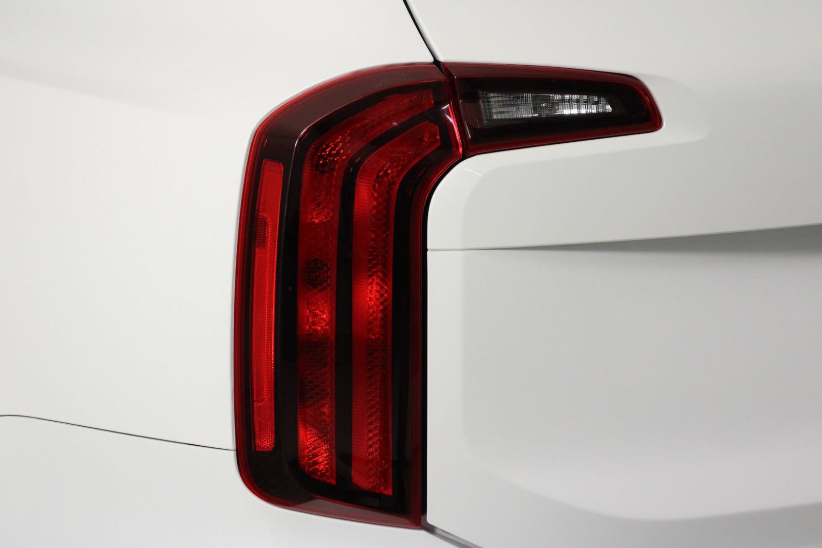 Used 2023 Kia Telluride S image 18