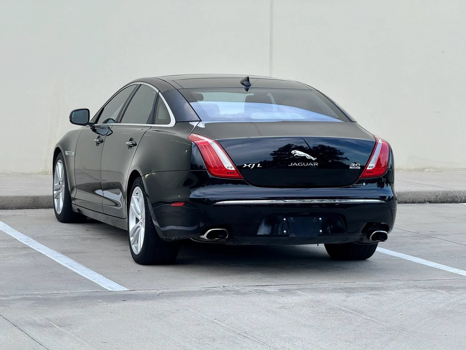 Used 2015 Jaguar XJ L Portfolio AWD/4WD image 5