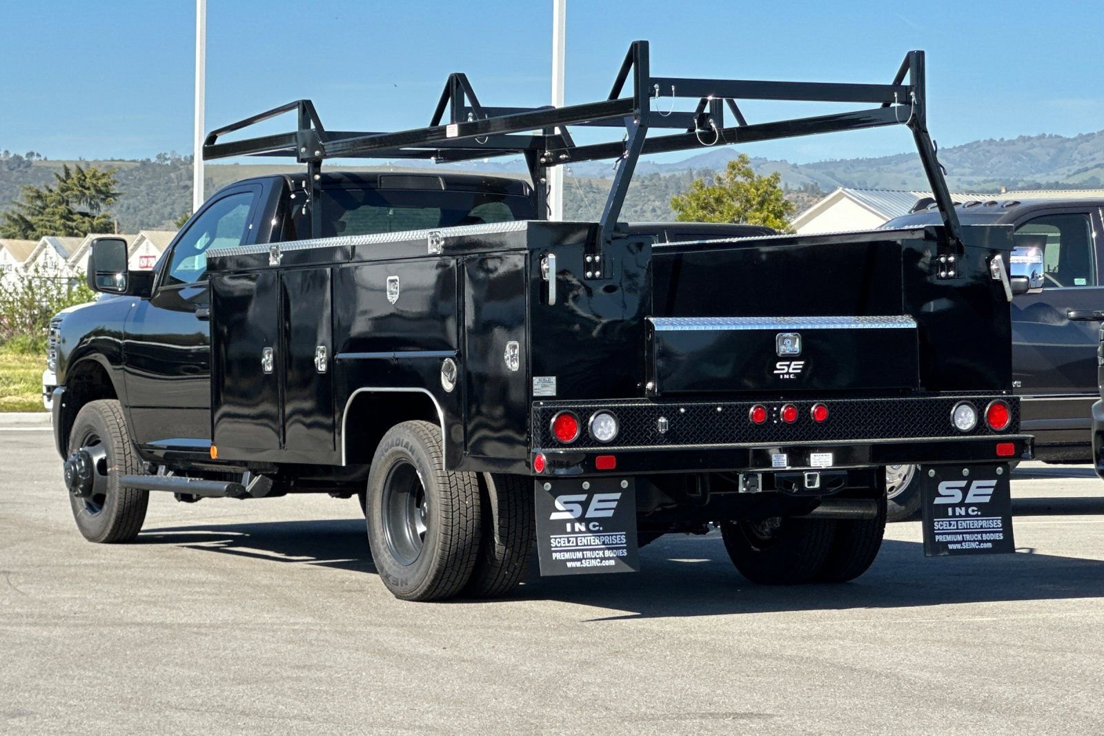 New 2026 RAM 3500 Tradesman AWD/4WD image 6