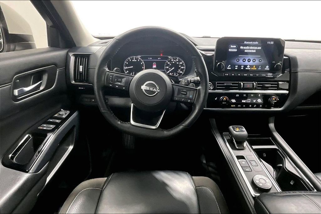 Used 2023 Nissan Pathfinder SL AWD/4WD image 7