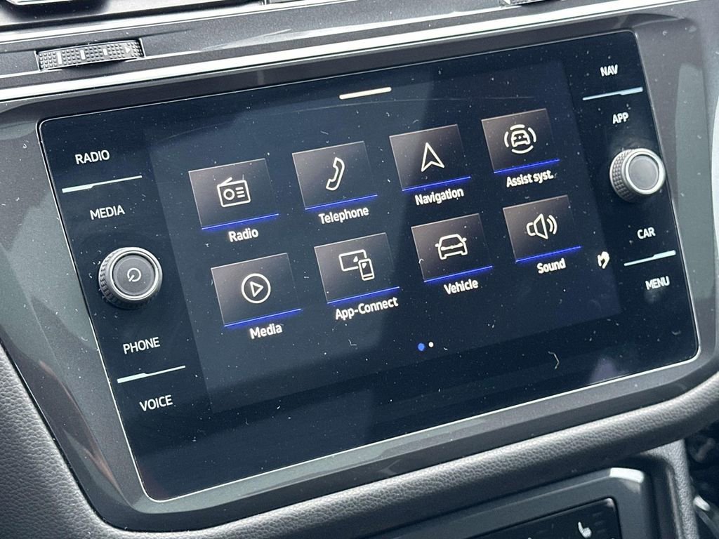 Certified 2023 Volkswagen Tiguan SEL R-Line image 31