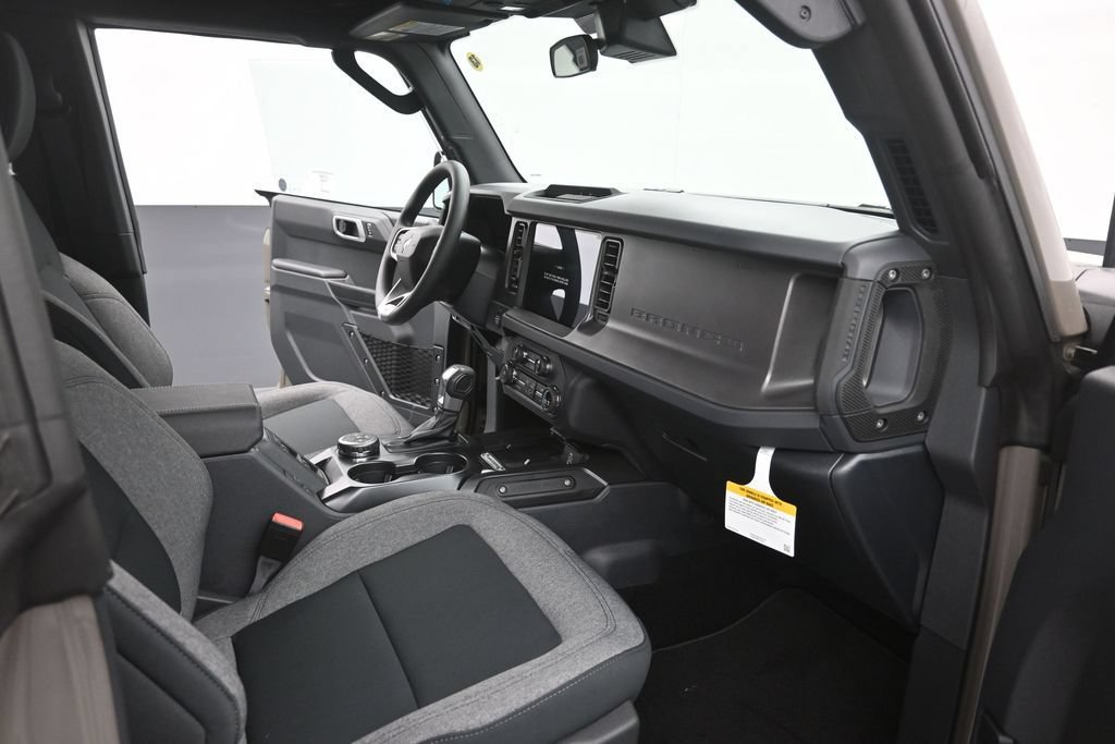 New 2026 Ford Bronco 4-Door AWD/4WD image 24