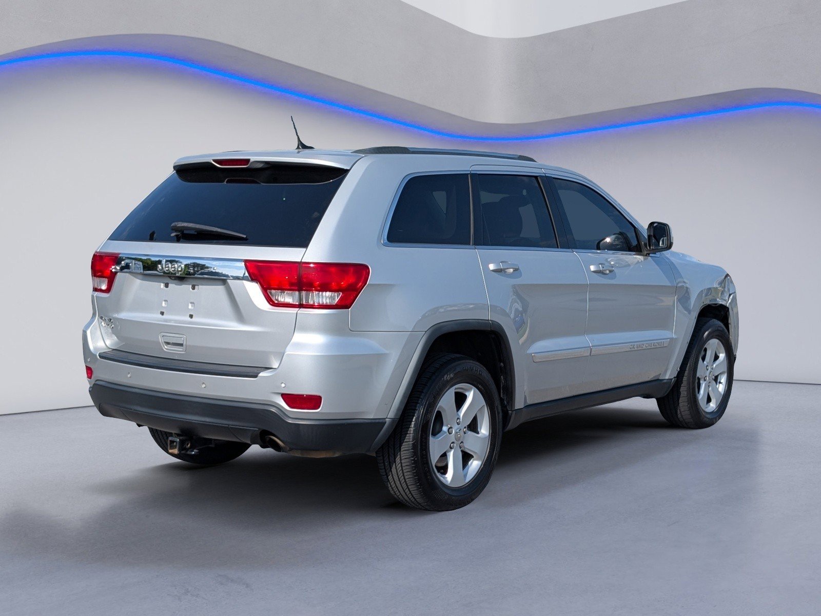 Used 2013 Jeep Grand Cherokee Laredo AWD/4WD image 9