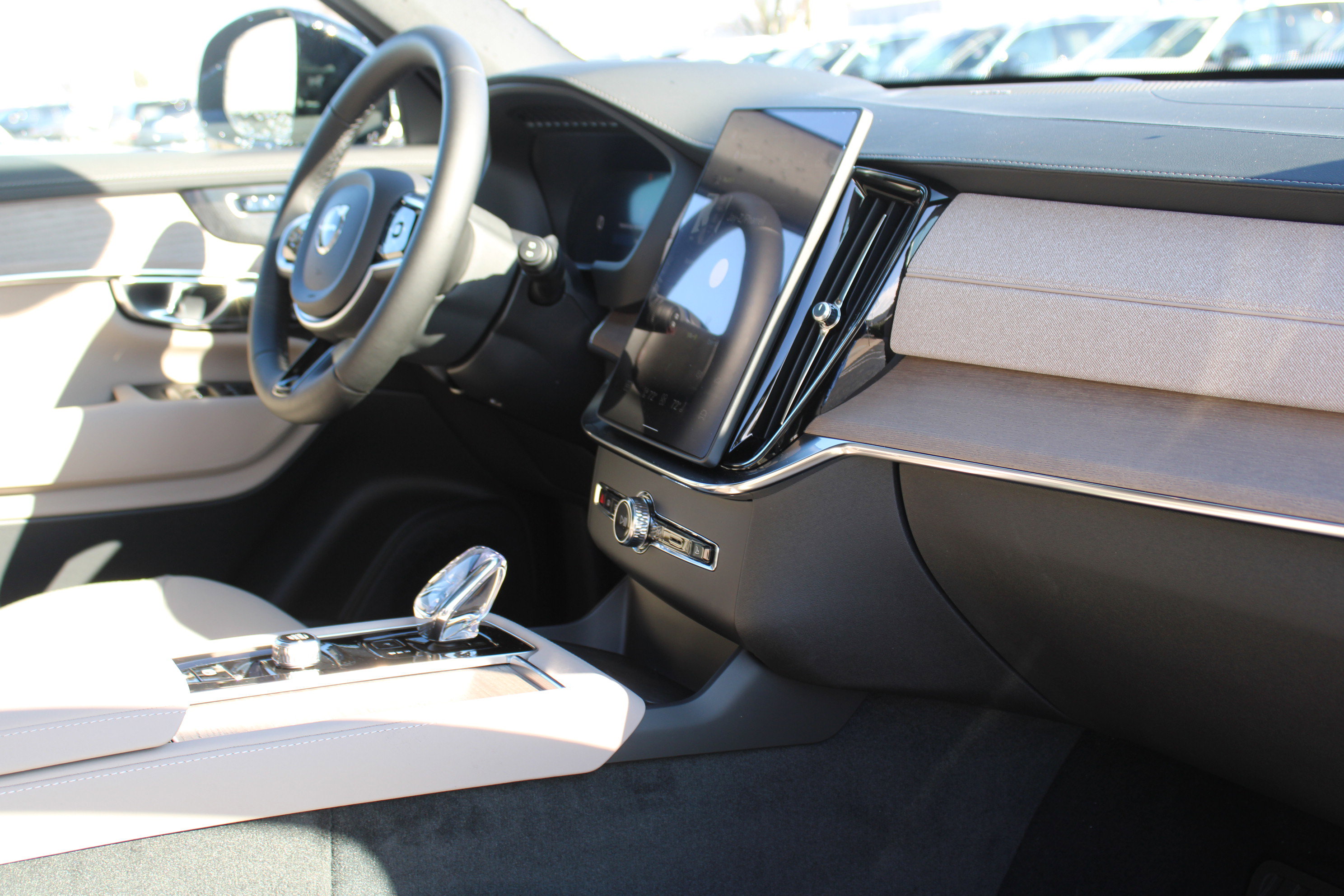 New 2026 Volvo XC90 T8 Plus w/ Protection Package Premier AWD/4WD image 50
