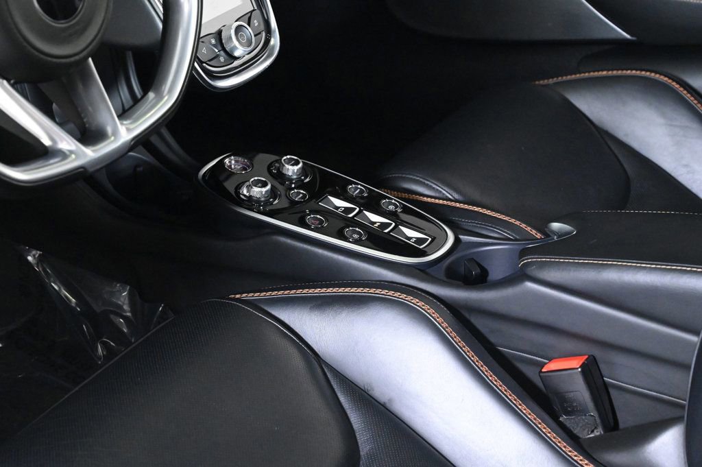 Used 2023 McLaren GT image 14