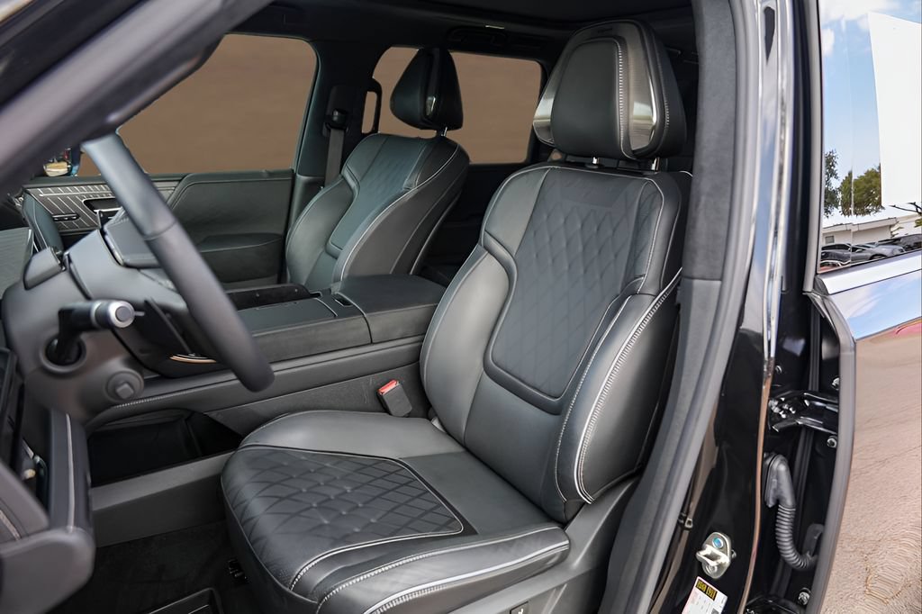 Used 2025 INFINITI QX80 Autograph w/ Premium Cargo Package AWD/4WD image 7
