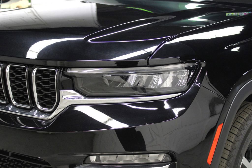 New 2025 Jeep Grand Cherokee Limited w/ Luxury Tech Group II image 36
