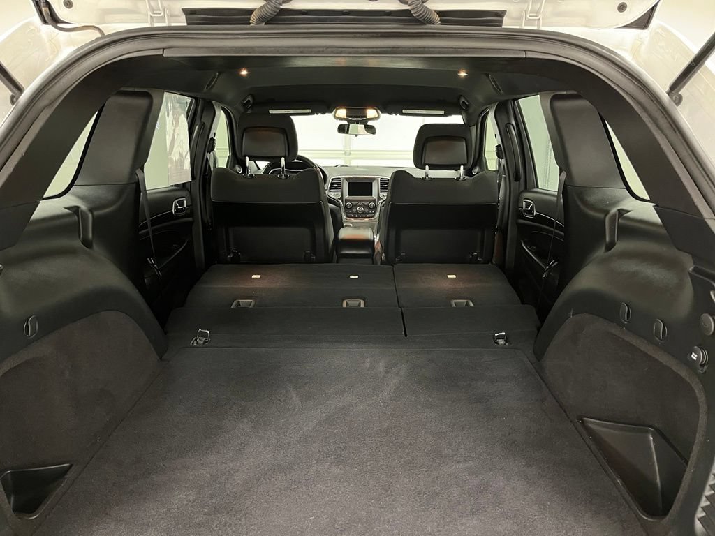 Used 2020 Jeep Grand Cherokee Laredo AWD/4WD image 49