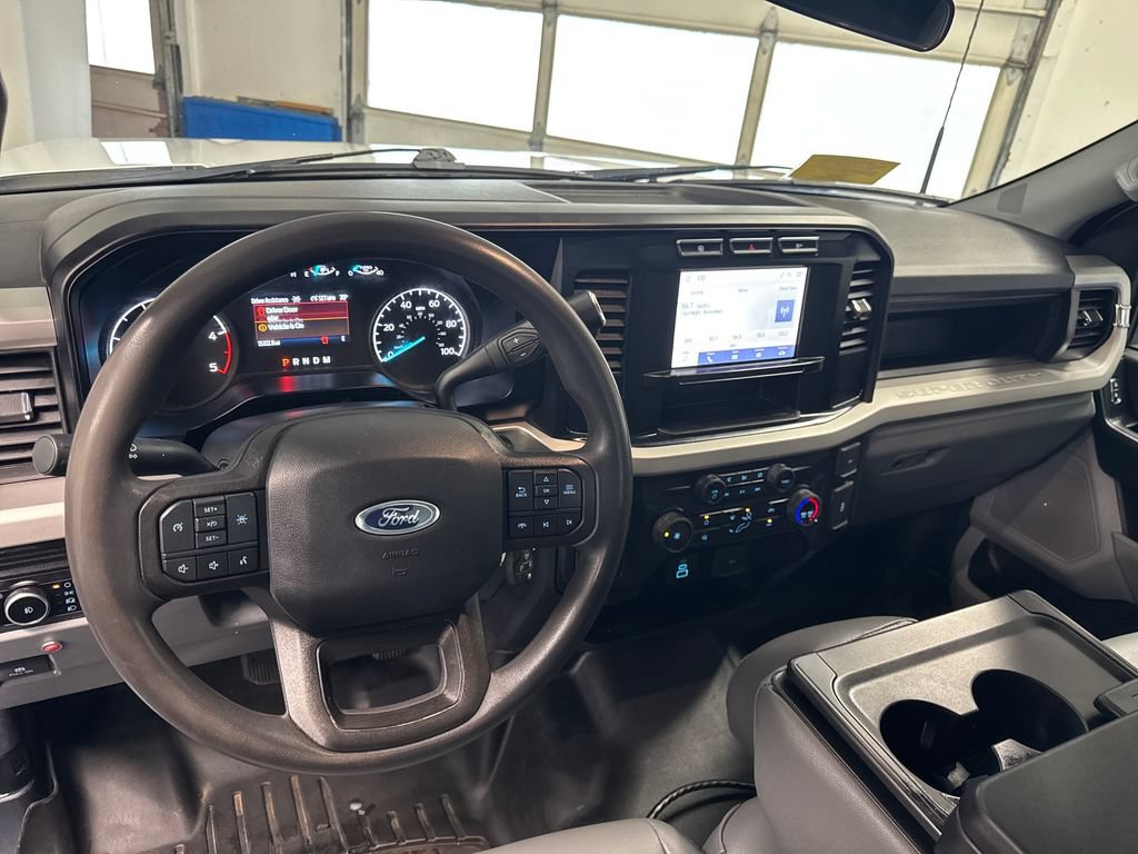 Used 2023 Ford F550 4x4 Regular Cab Super Duty image 12