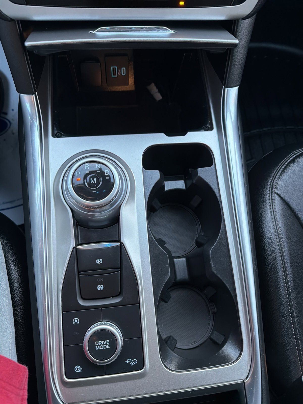 Used 2020 Ford Explorer XLT w/ Equipment Group 202A image 23