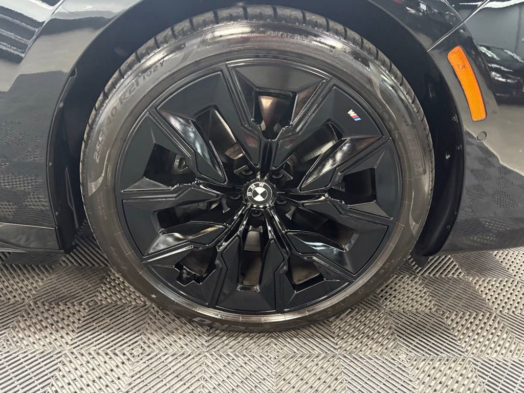 Used 2025 BMW 740i w/ Premium Package RWD image 16