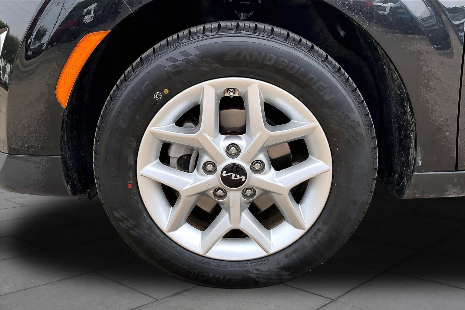 Used 2024 Kia Soul LX w/ Option Group 015 FWD image 10