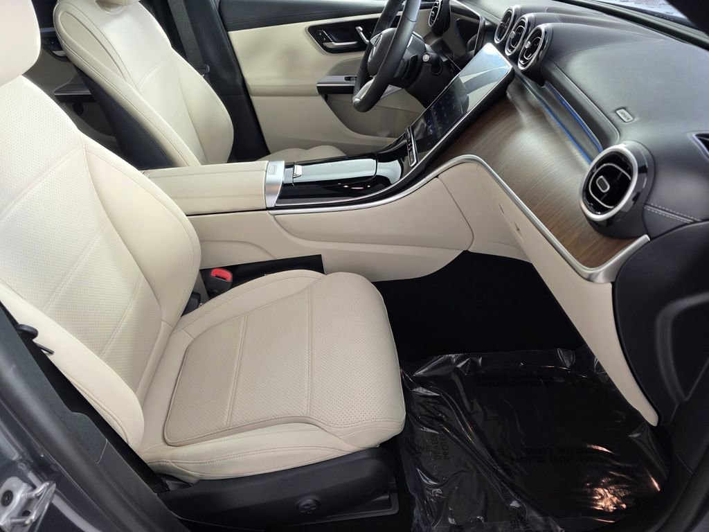 Used 2023 Mercedes-Benz GLC 300 4MATIC image 28