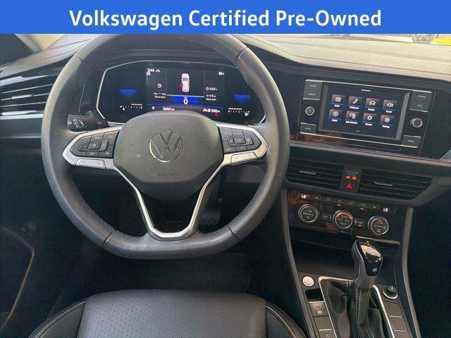 Certified 2022 Volkswagen Jetta SE image 20