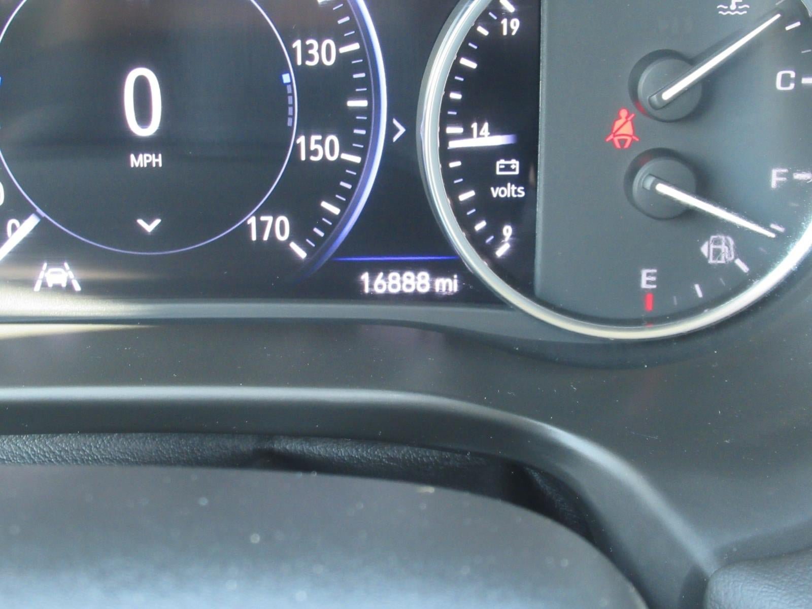 Used 2022 Buick Enclave Premium w/ Trailering Package, 5000 lbs. FWD image 31
