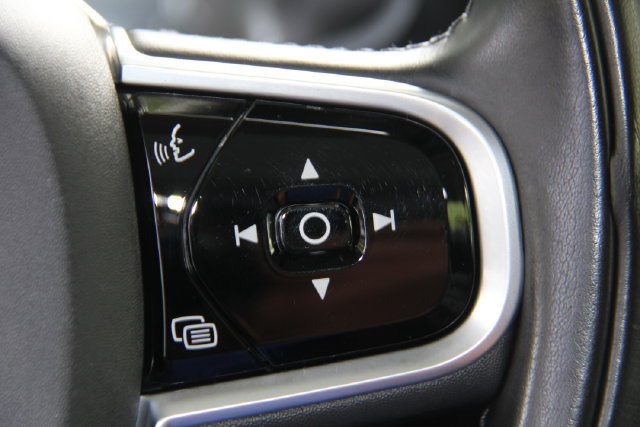 Used 2020 Volvo S60 T5 Momentum FWD image 24