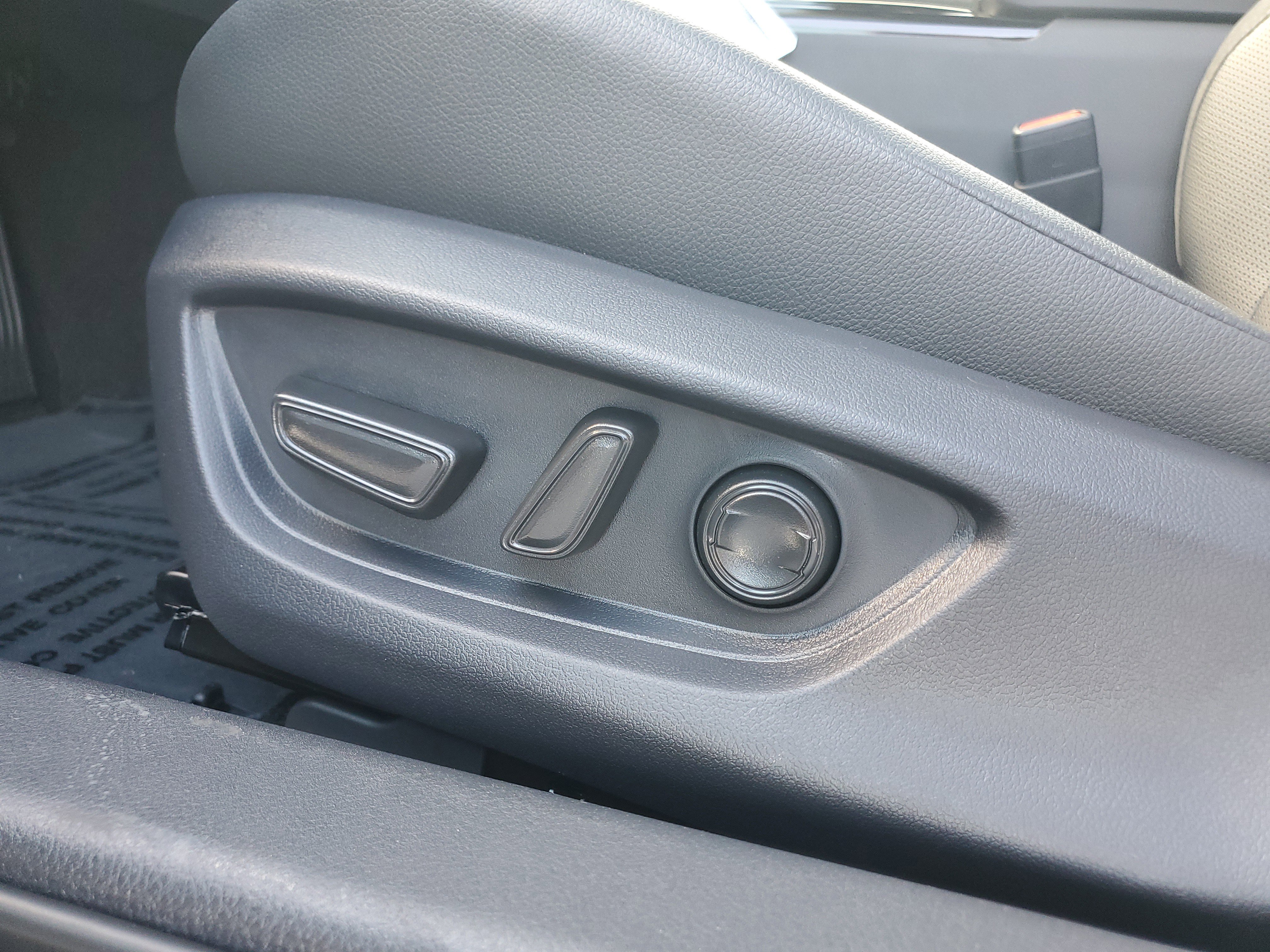 Used 2026 Toyota Camry XLE image 19