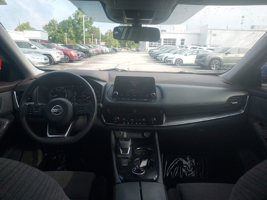 Used 2021 Nissan Rogue SV AWD/4WD image 9