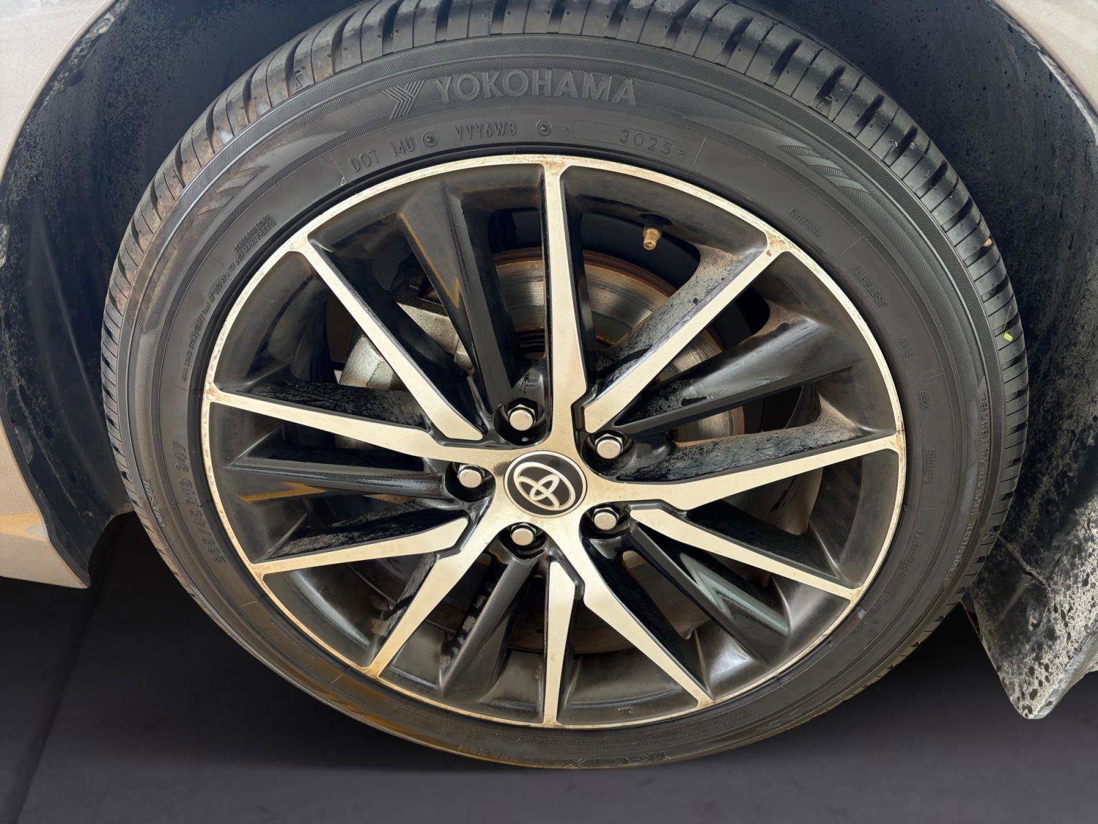 Used 2023 Toyota Camry SE image 14