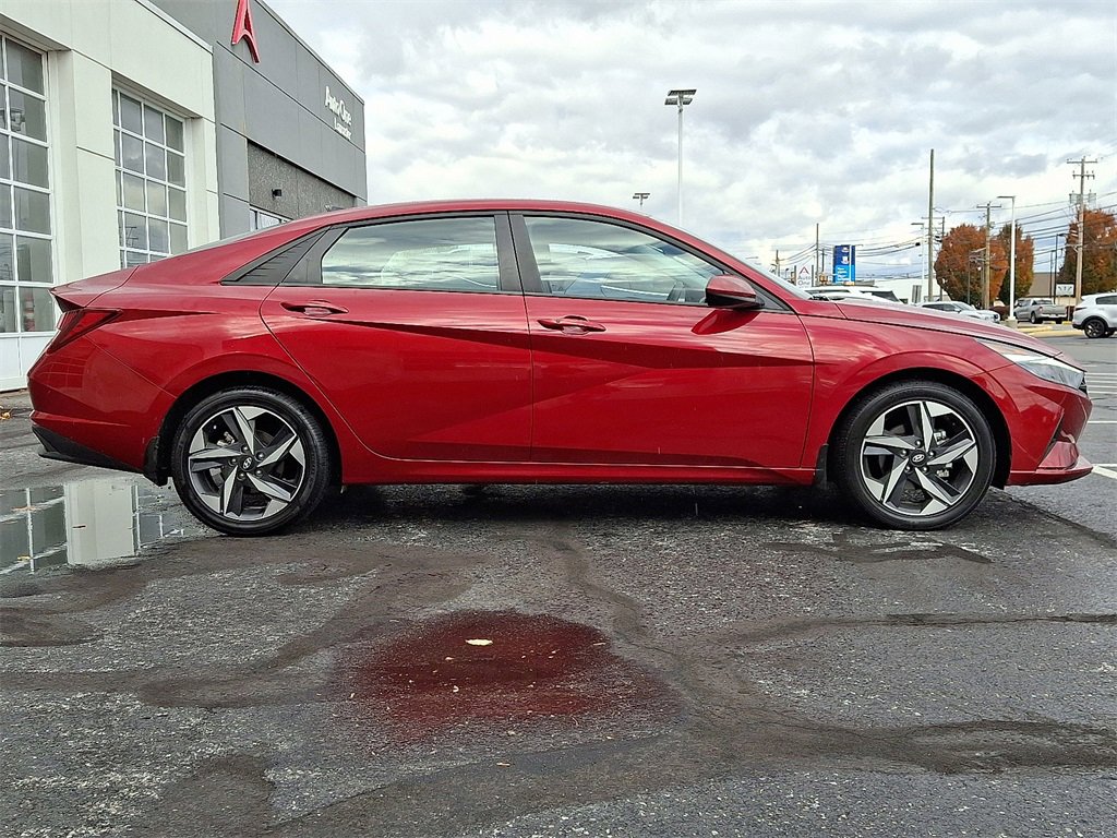 Used 2023 Hyundai Elantra SEL w/ Convenience Package image 10