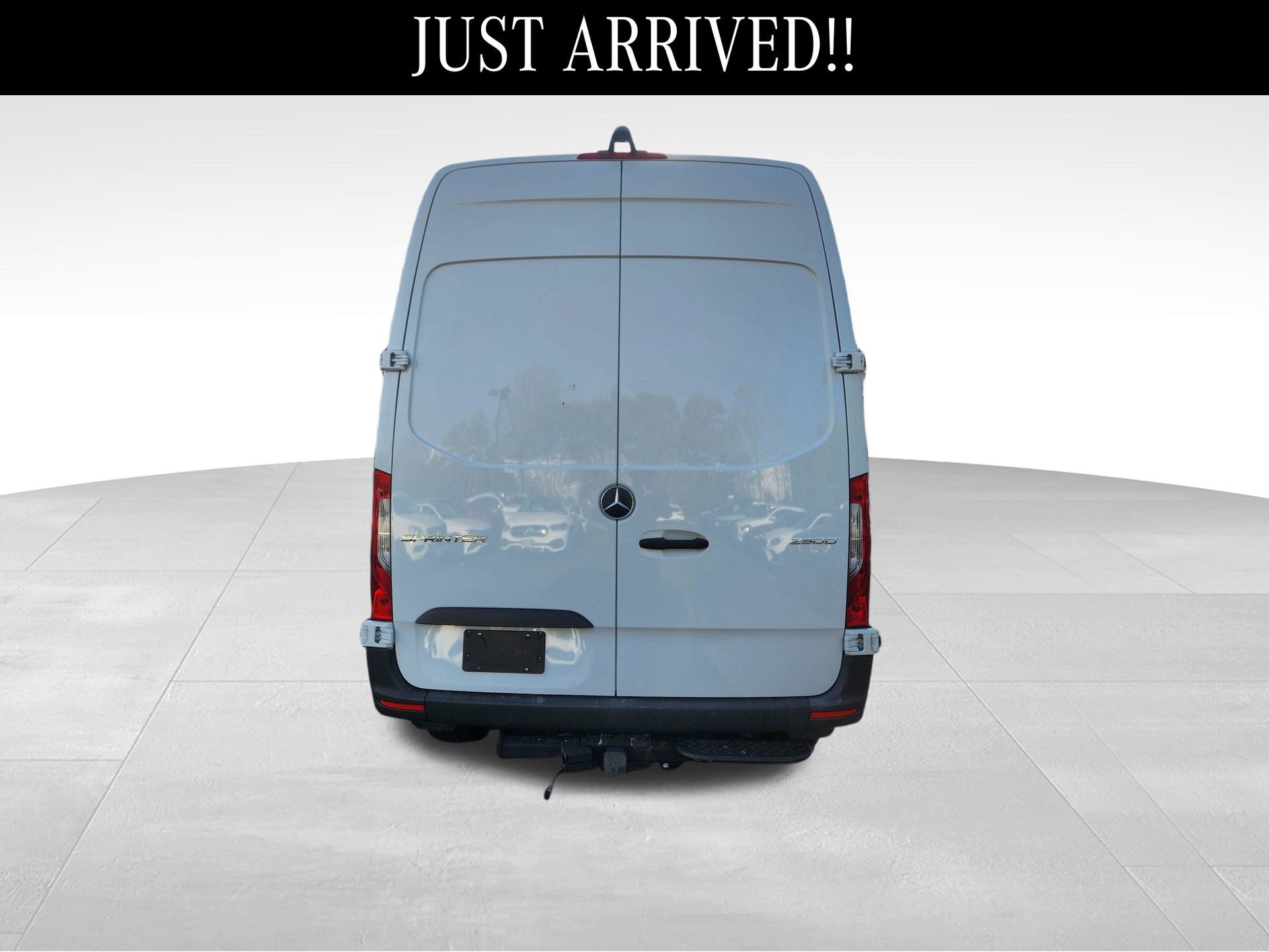 Used 2024 Mercedes-Benz Sprinter 144 Cargo image 7