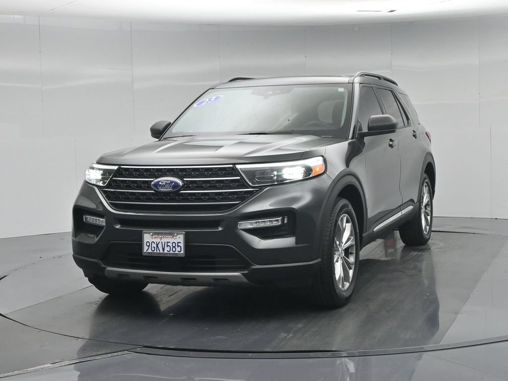 Certified 2023 Ford Explorer XLT w/ Equipment Group 202A AWD/4WD image 60