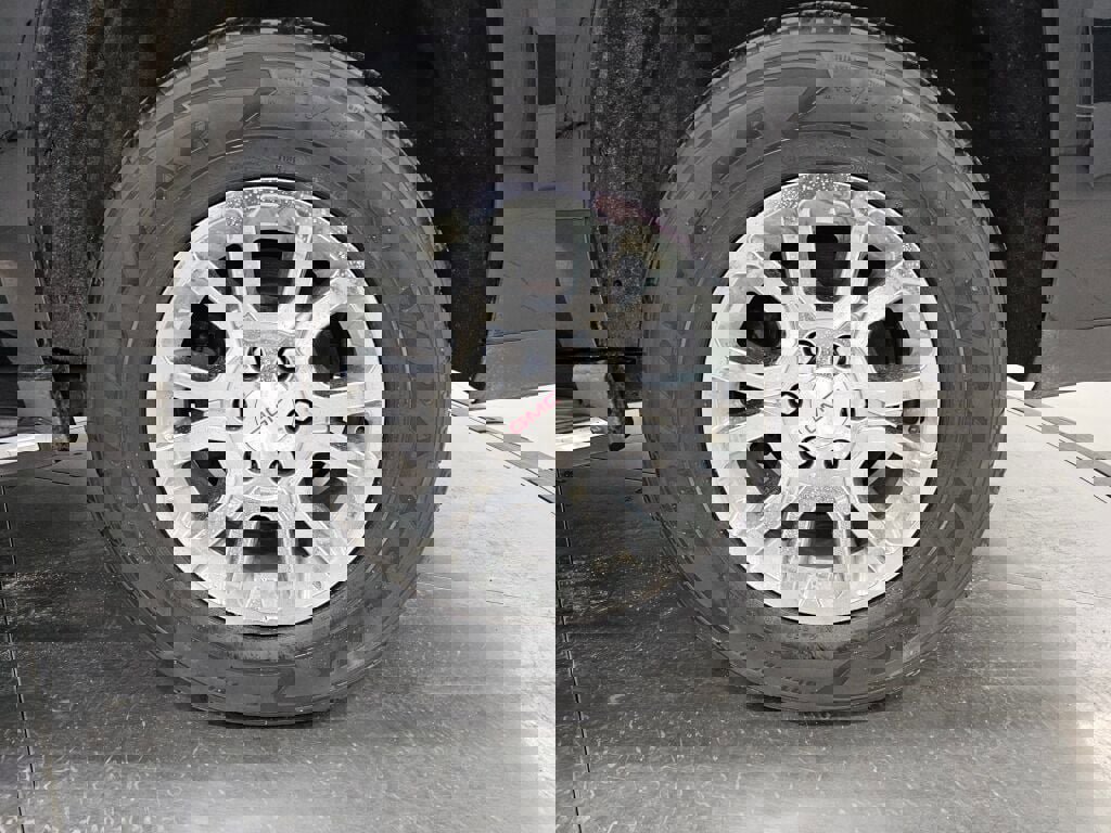 Used 2015 GMC Yukon SLE w/ HD Trailering Package image 10