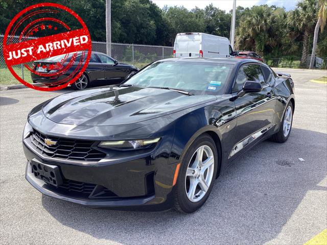 Used 2020 Chevrolet Camaro LT w/ Technology Package RWD image 2