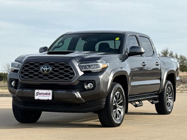 Used 2022 Toyota Tacoma TRD Sport w/ Technology Package image 3