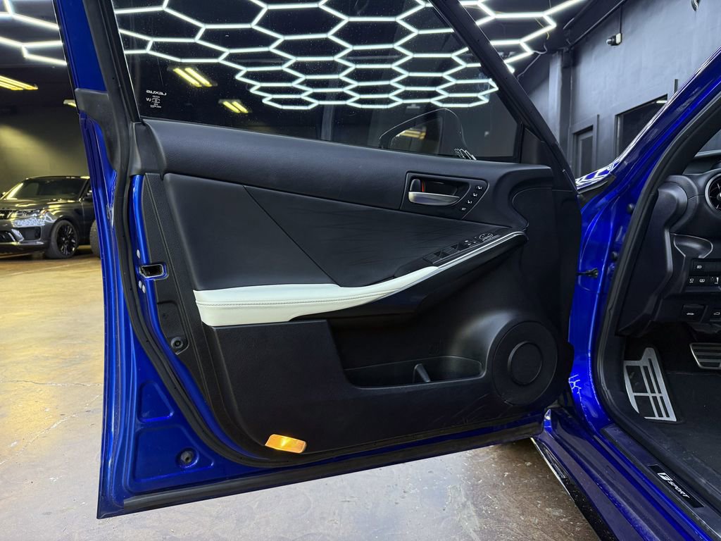 Used 2023 Lexus IS 500 RWD image 12