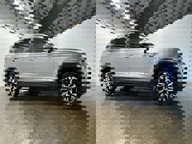 Certified 2023 Volkswagen Taos SE image 3