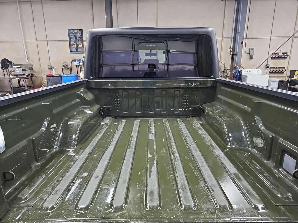 Used 2023 Jeep Gladiator Sport image 12