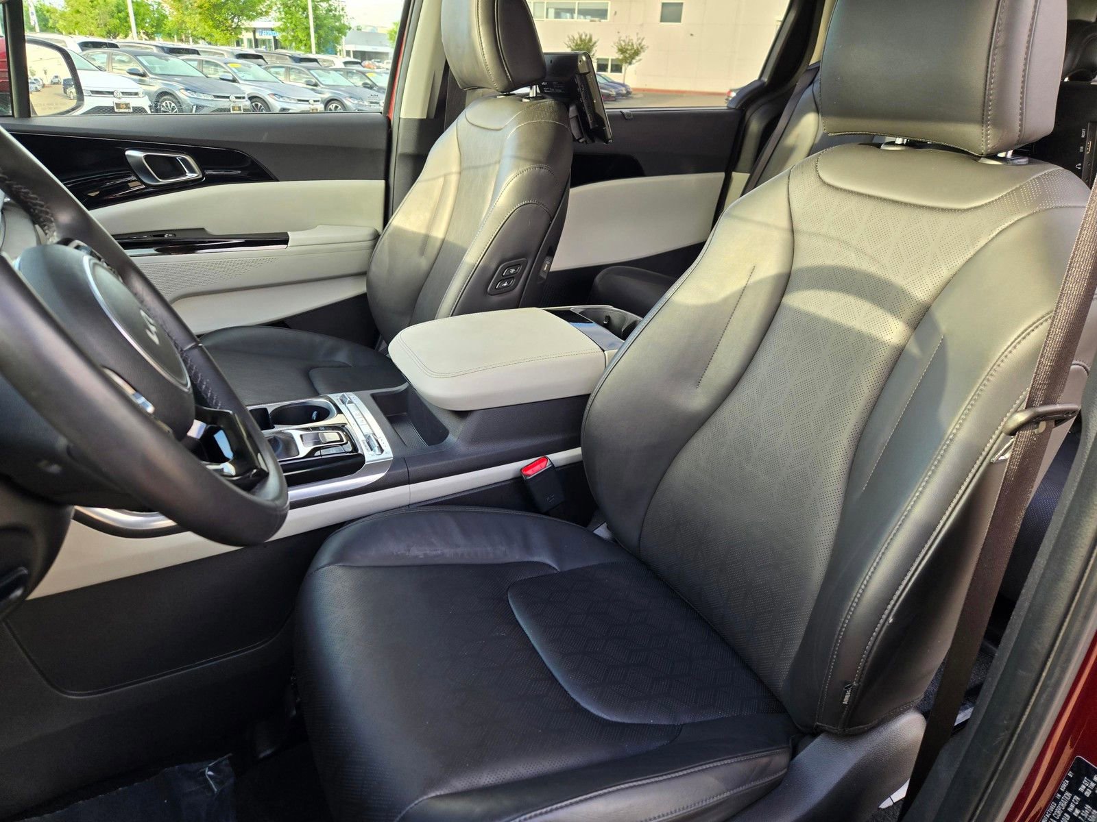 Used 2024 Kia Carnival SX FWD image 16