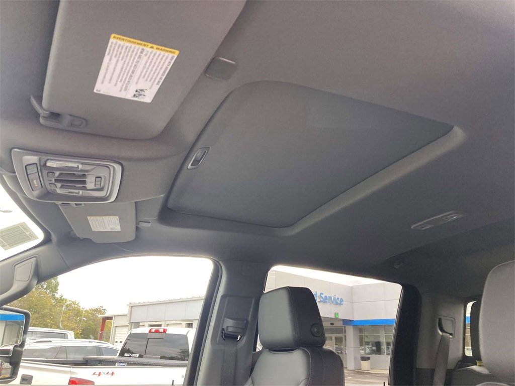 New 2026 GMC Sierra 2500 SLT w/ SLT Convenience Package image 17