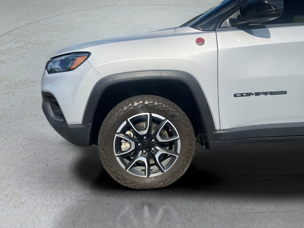 Used 2024 Jeep Compass Trailhawk image 30